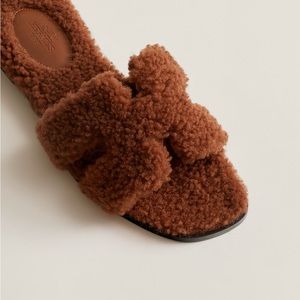 NIB Hermes Oran Teddy Sandal - Brown - Size 39 - Hard to find - New in box